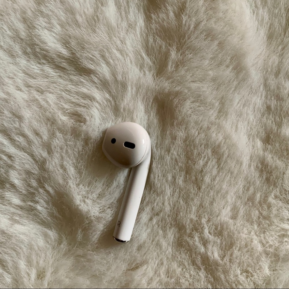 Apple AirPods (Right Side)